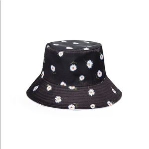 Alice + Olivia Reversible Bucket Hat